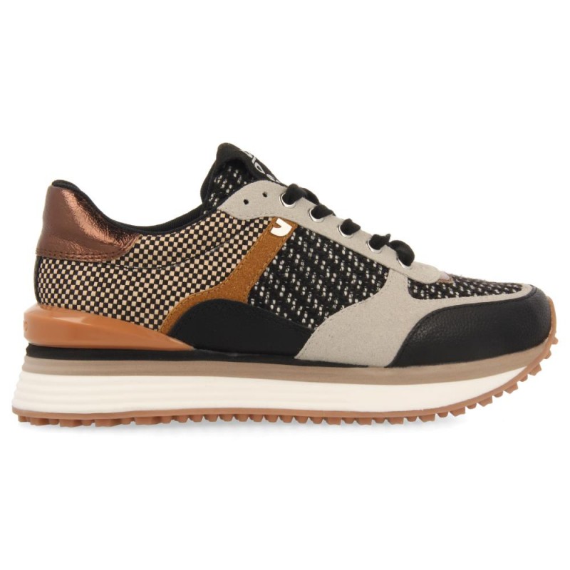 chaussure couleur cuivre