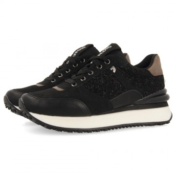 SNEAKERS UNICOLORES NOIRES...