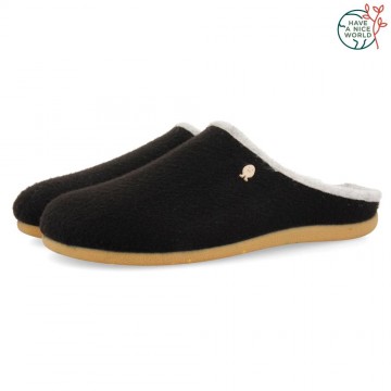 CHAUSSONS POUR LA MAISON...