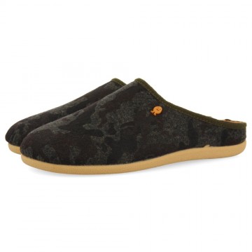 CHAUSSONS POUR LA MAISON...